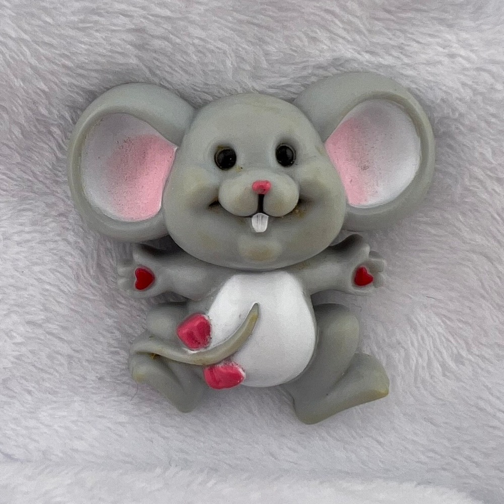 Russ Valentine Mouse Brooch Pin Gray with Red Hearts Vintage 1990s
